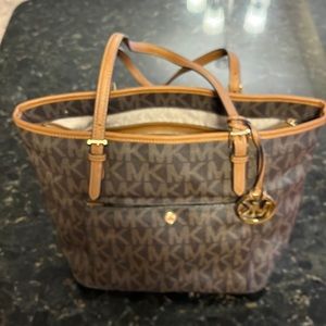 Michael kors tote